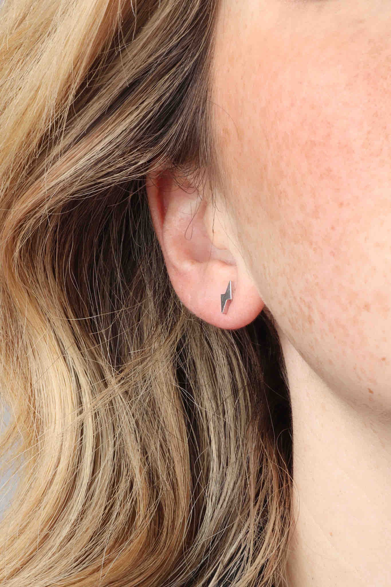 BOLT STUDS - silver